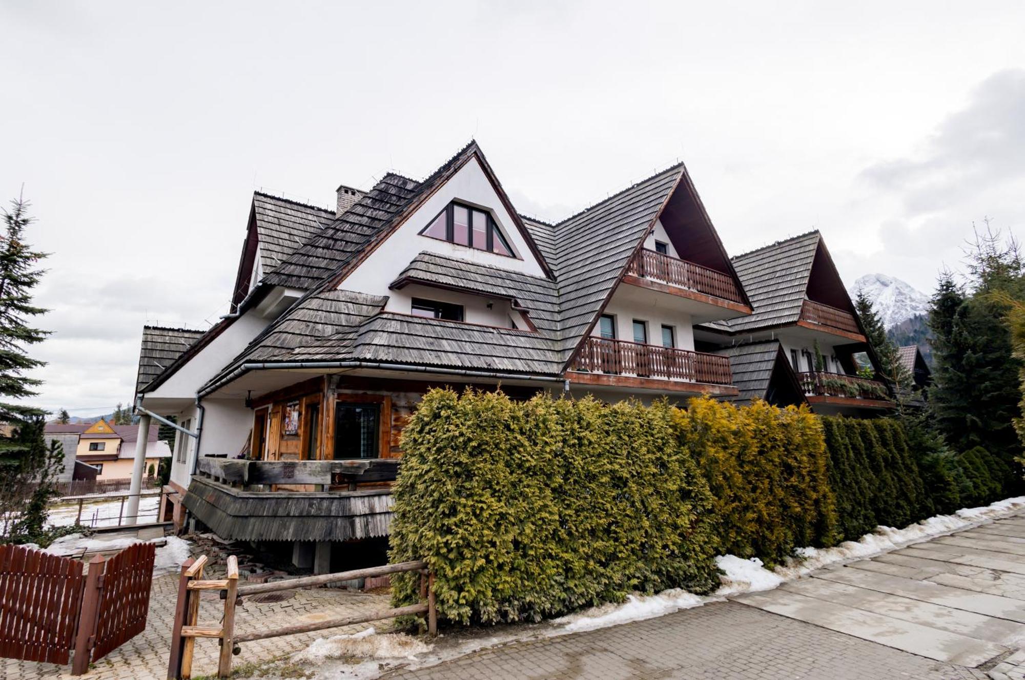 Rodzinny Tatra Giewont View Skibowki 11a By Rentilopl *